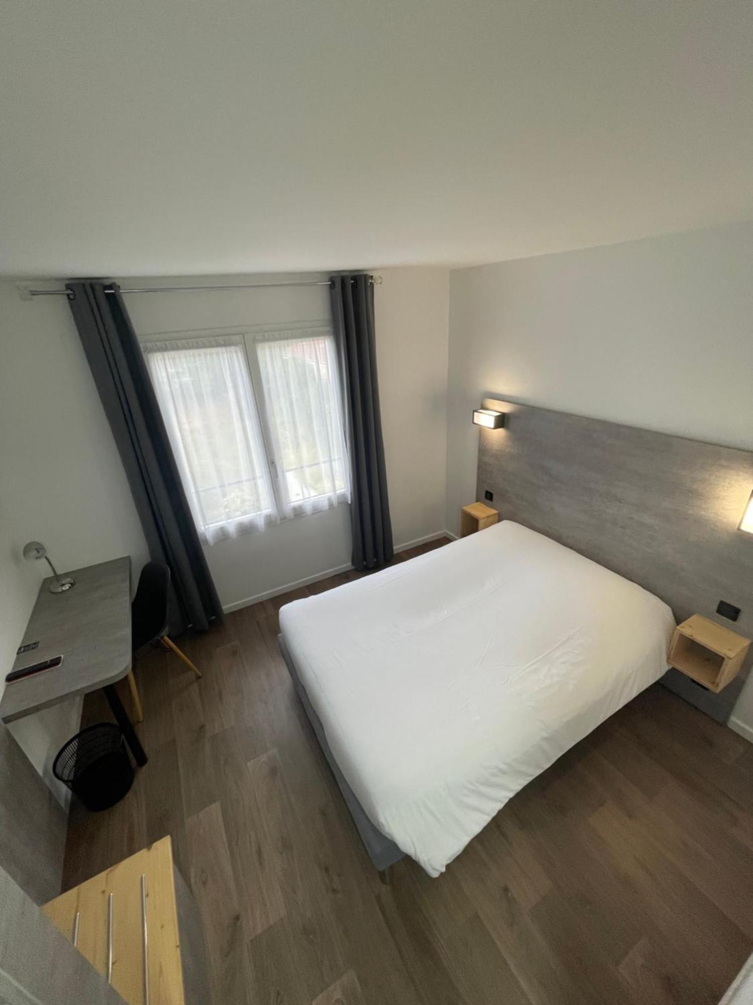 Hotel Castel Neuves-Maisons Esterno foto