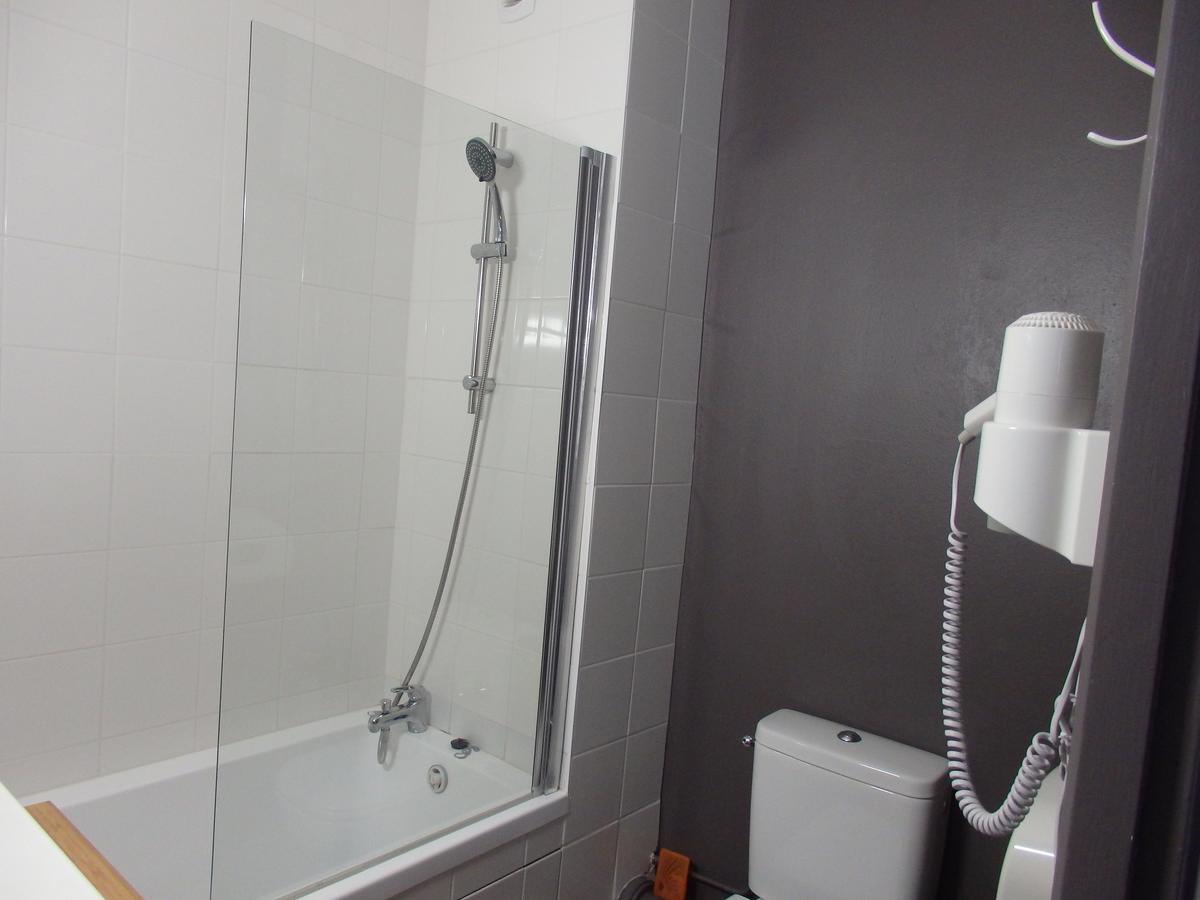 Hotel Castel Neuves-Maisons Esterno foto