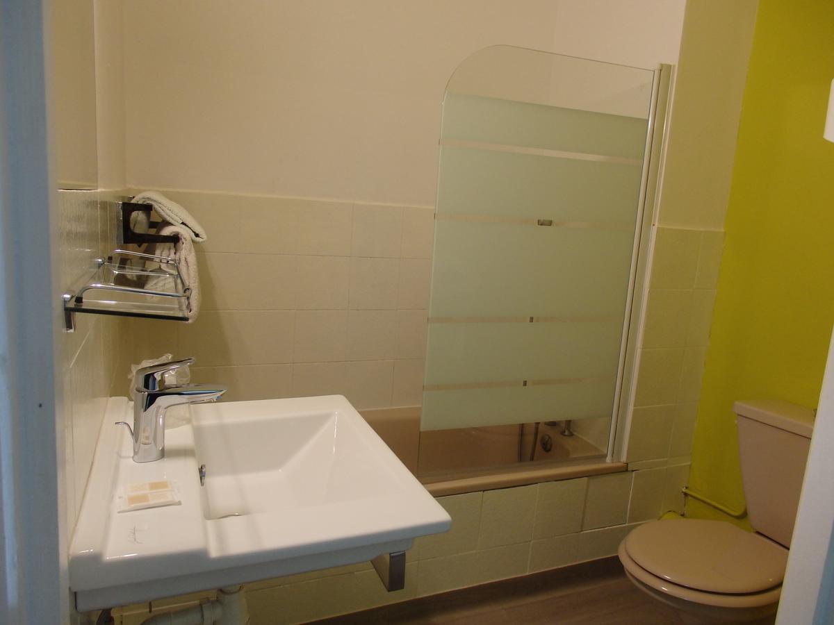 Hotel Castel Neuves-Maisons Esterno foto