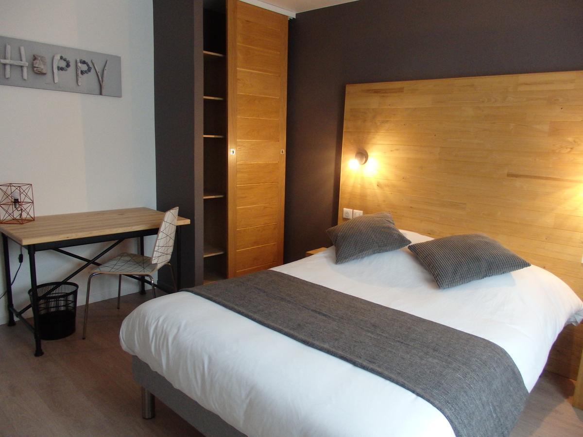 Hotel Castel Neuves-Maisons Esterno foto