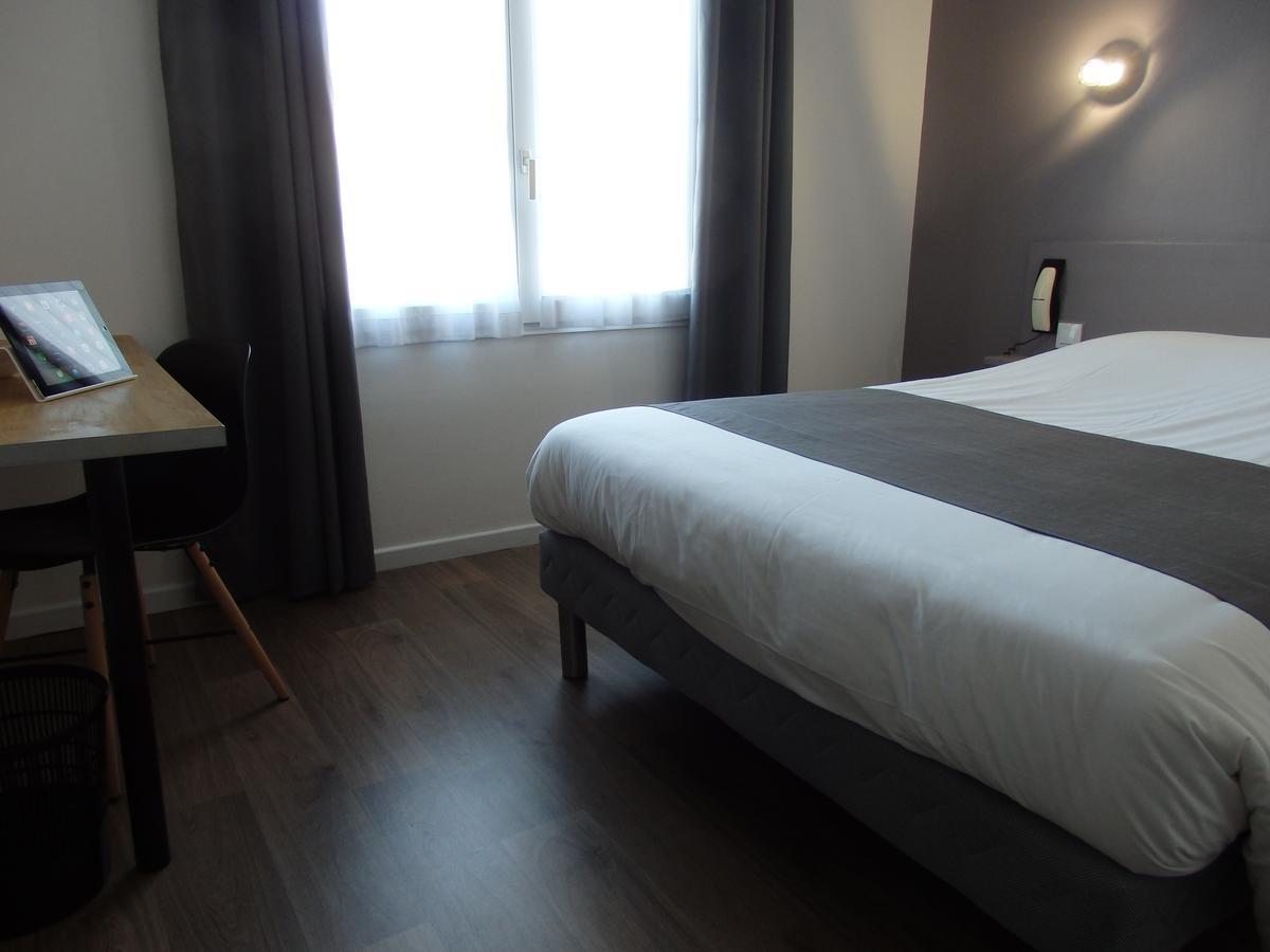 Hotel Castel Neuves-Maisons Esterno foto